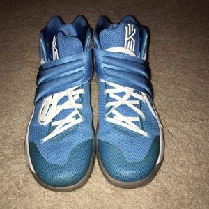 Slightly used Custom Nike ID Kyrie 2 “UNC”